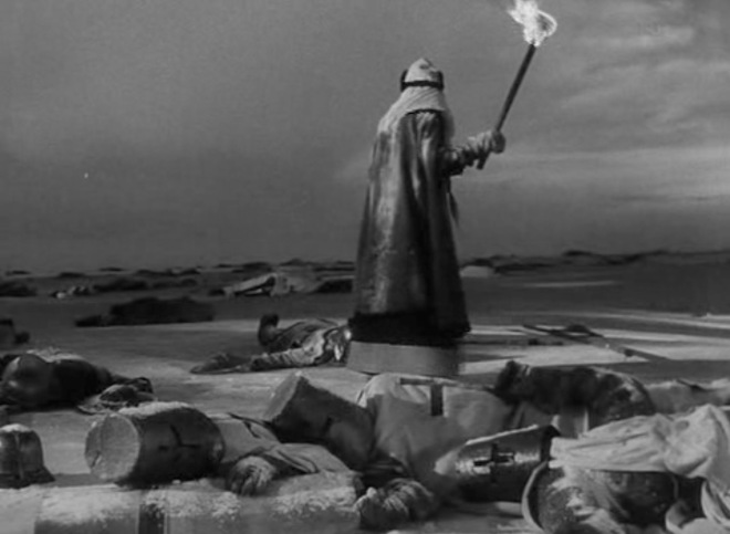 Una joven busca a su amado entre los muertos. Fotograma del filme “Alexander Nevsky”, de Sergei Eisenstein. Fotografía: Eduard Tisse