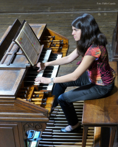 Miriam Cepeda, organista de la Basílica de Begoña - Foto Pablo Cepeda